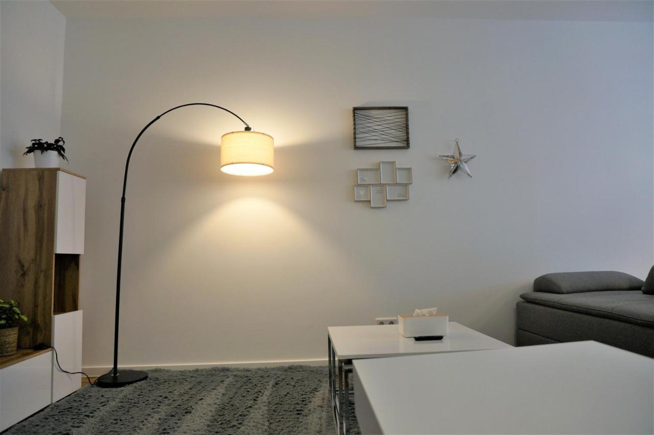 Mein Apartment, Stars Mit Balkon Und Klima Fuer Bis Zu 4 Personen ฟรังเคนทาล ภายนอก รูปภาพ
